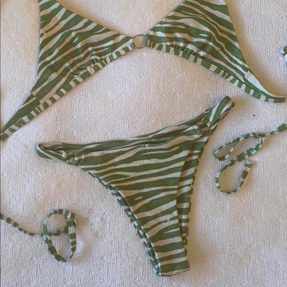 White and green striped zebra print bikini - Picture 4 of 4
